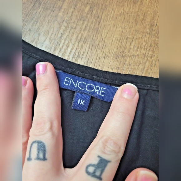 Encore gathered neckline top - Picture 3 of 9